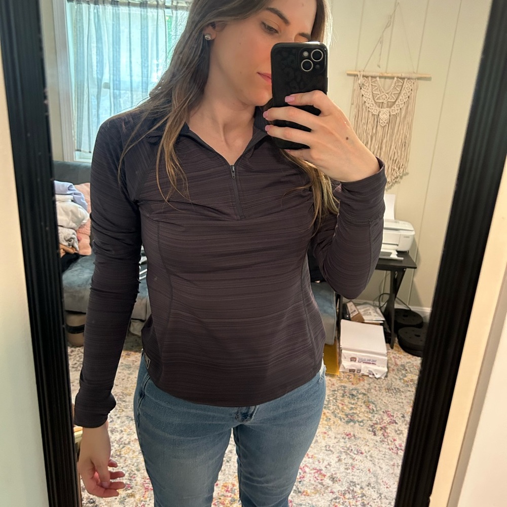 Women’s athletic long sleeve